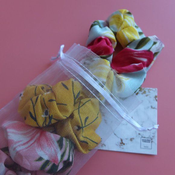 Floral Scrunchie - On Copacabana - Picture 5 of 8